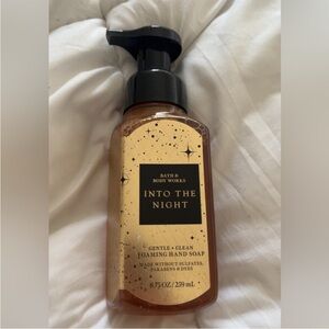 Bath & Body Works Into the Night Foaming Hand Soap - Gold and Black